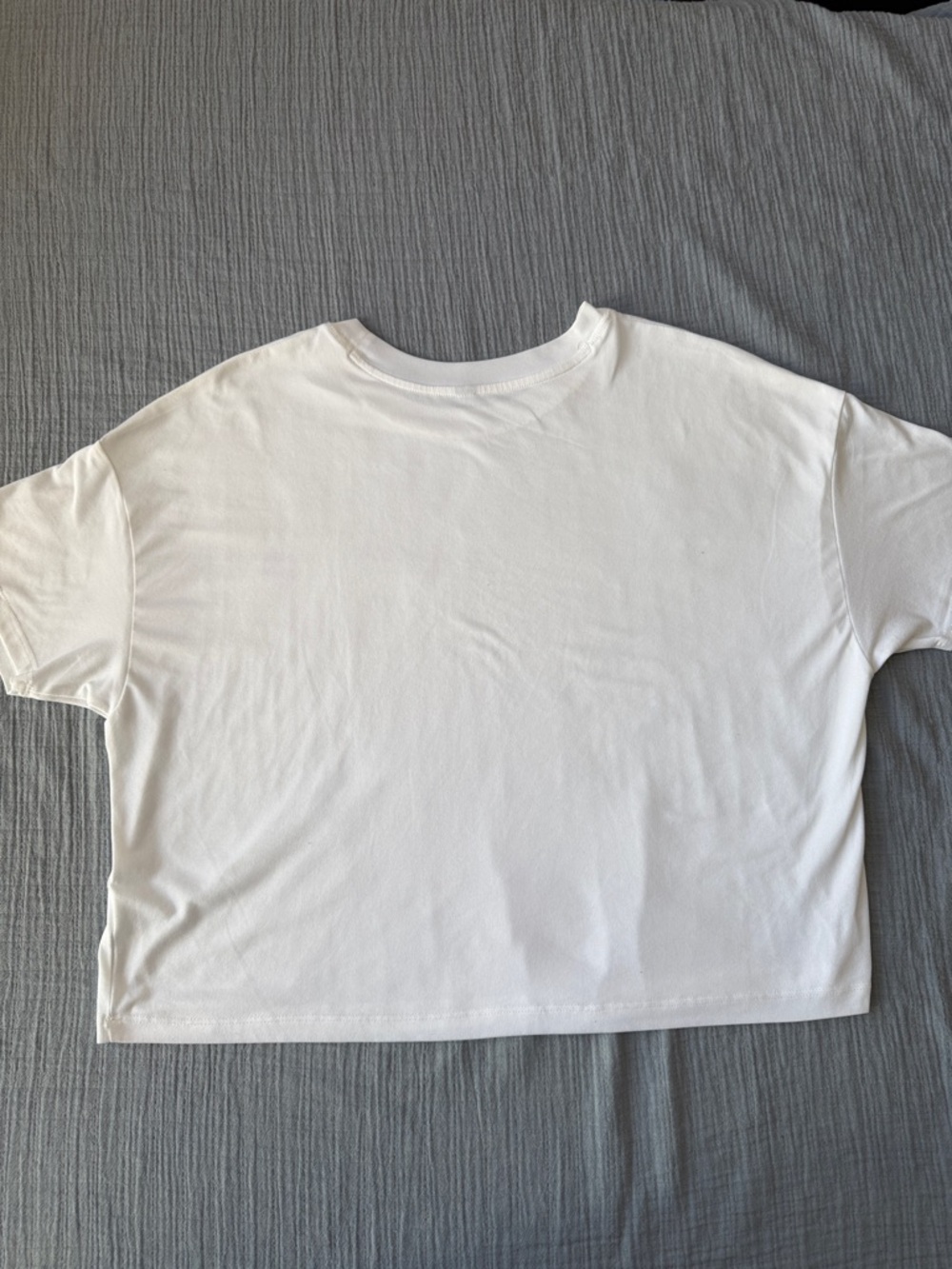 Vuori White Energy Short Sleeve Tee - Picture 6 of 8